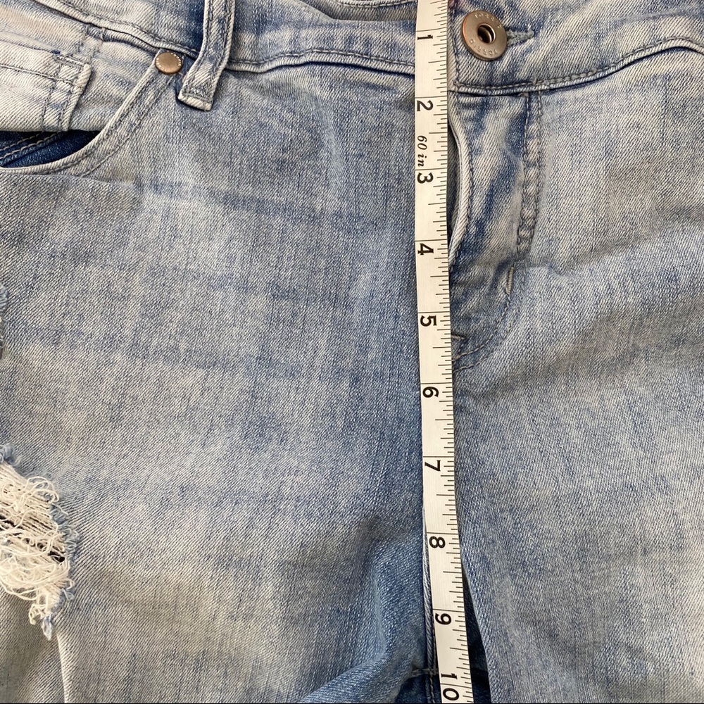 Torrid Denim Distresses Shorts We Swear by the Fit - Picture 13 of 13